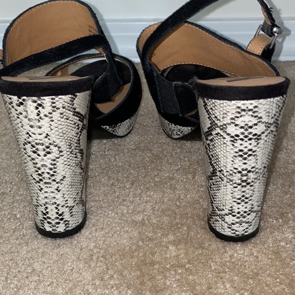 Kelsi Dagger Platform Strappy Heels - Picture 3 of 6